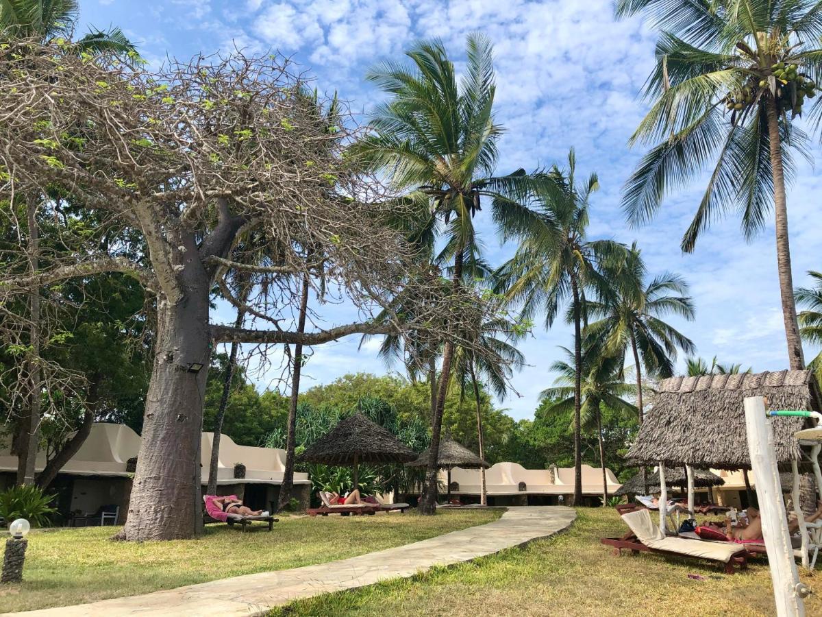 Eleven Pearl Boutique Hotel & Spa Diani Beach Exterior foto