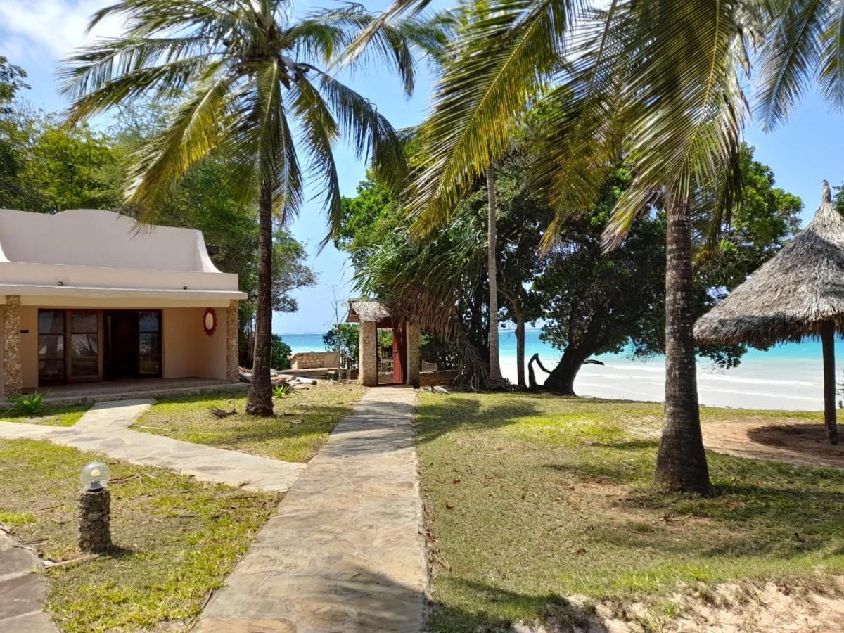 Eleven Pearl Boutique Hotel & Spa Diani Beach Exterior foto