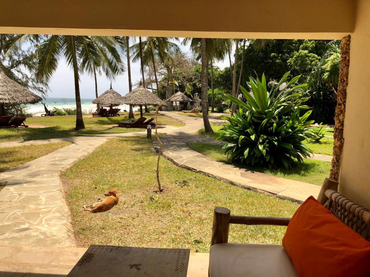 Eleven Pearl Boutique Hotel & Spa Diani Beach Exterior foto