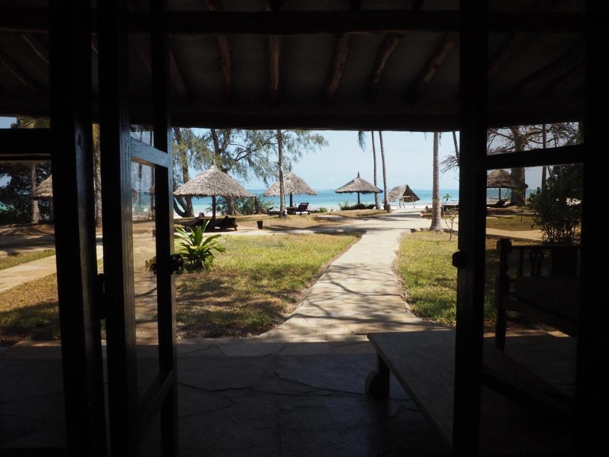 Eleven Pearl Boutique Hotel & Spa Diani Beach Exterior foto