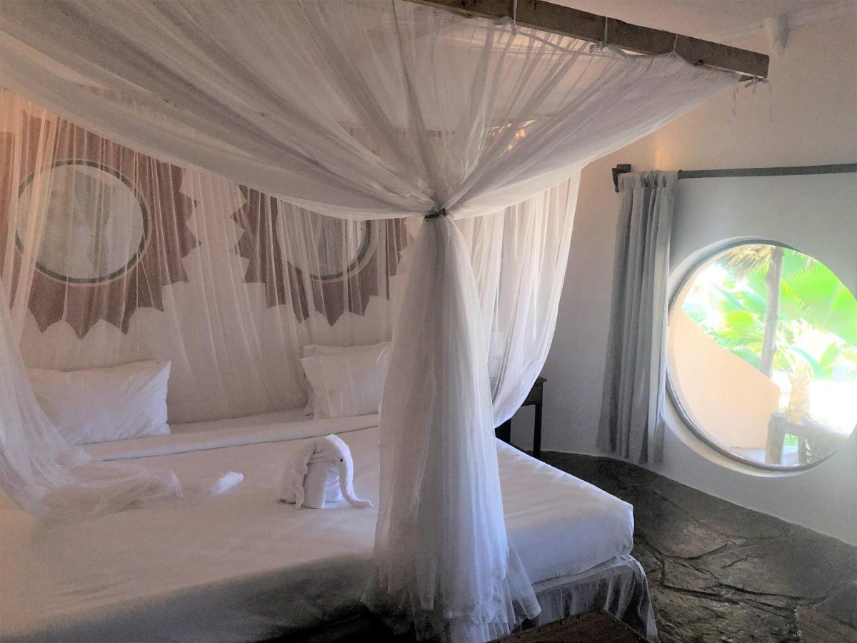 Eleven Pearl Boutique Hotel & Spa Diani Beach Exterior foto