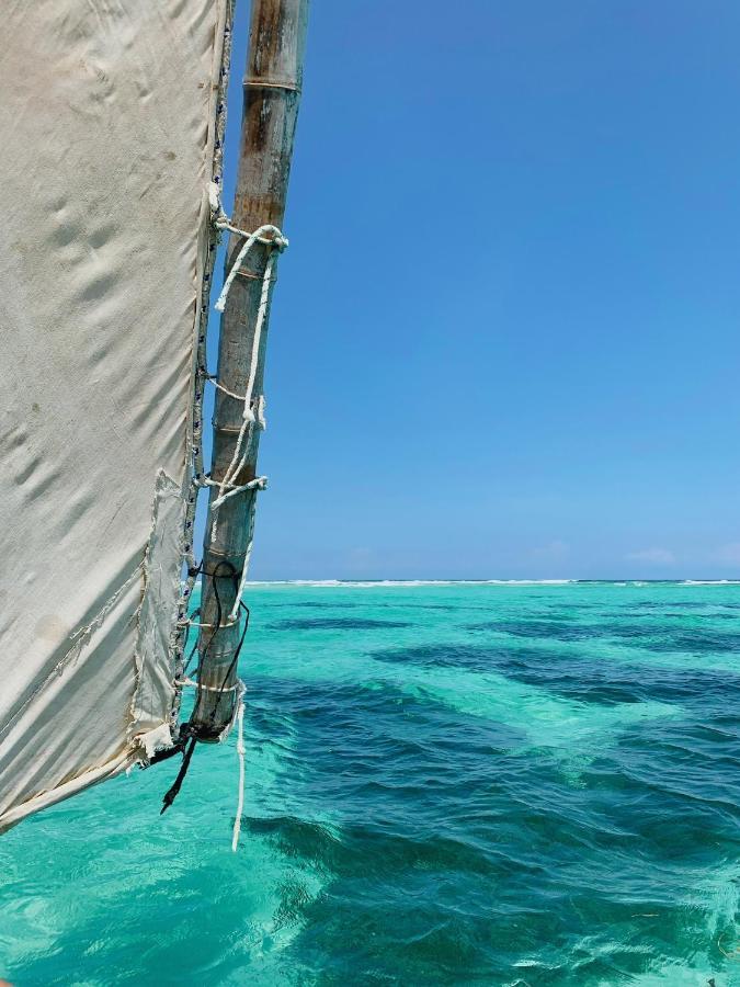 Eleven Pearl Boutique Hotel & Spa Diani Beach Exterior foto