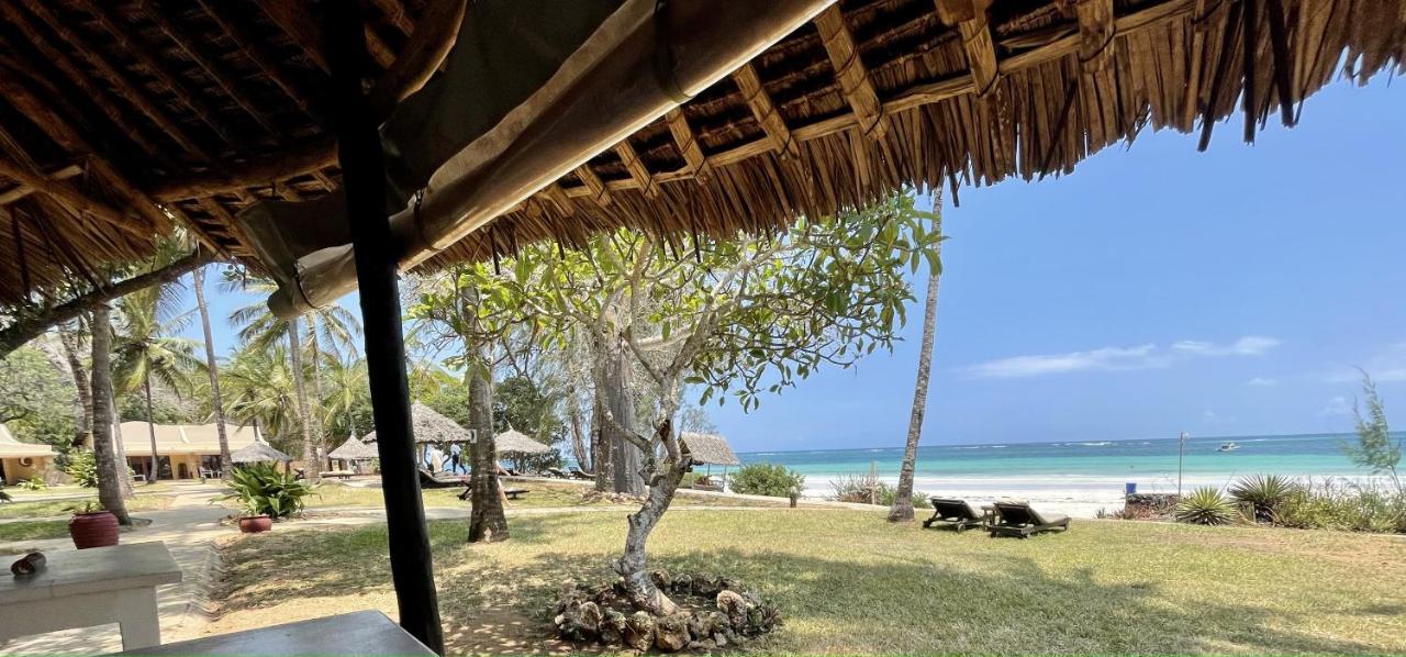 Eleven Pearl Boutique Hotel & Spa Diani Beach Exterior foto