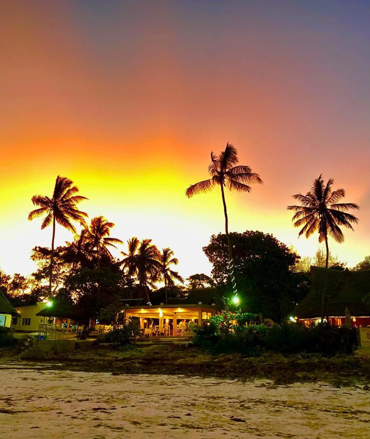 Eleven Pearl Boutique Hotel & Spa Diani Beach Exterior foto