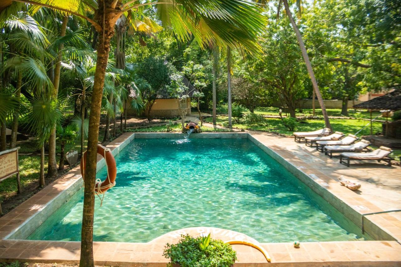 Eleven Pearl Boutique Hotel & Spa Diani Beach Exterior foto